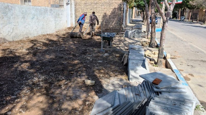 شهرداری سنخواست در راستای ارتقای سیما و و منظر شهری و فراهم سازی محیطی ایمن و مناسب برای تردد شهروندان , موزاییک کاری خیابان پروین شمالی اقدام نموده است.