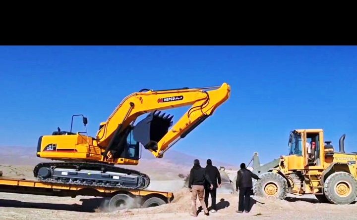 تقویت زیرساخت های عمرانی با خرید بیل مکانیکی زنجیری